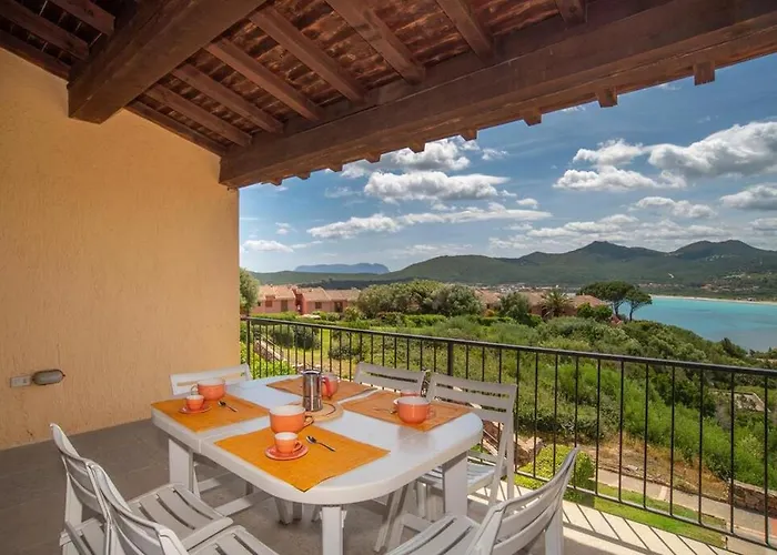 Guesthost - Roomy With Terrace! *