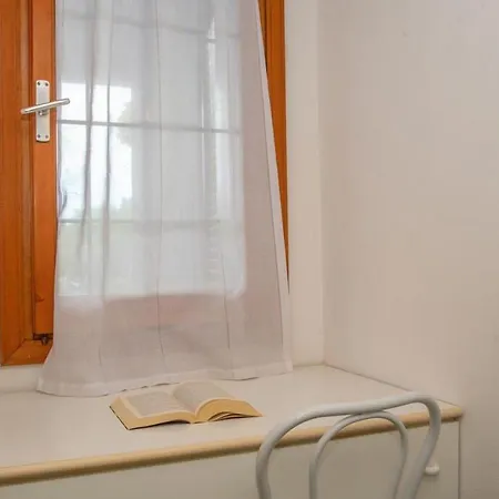 Guesthost - Roomy With Terrace! Lägenhet Porto Rotondo