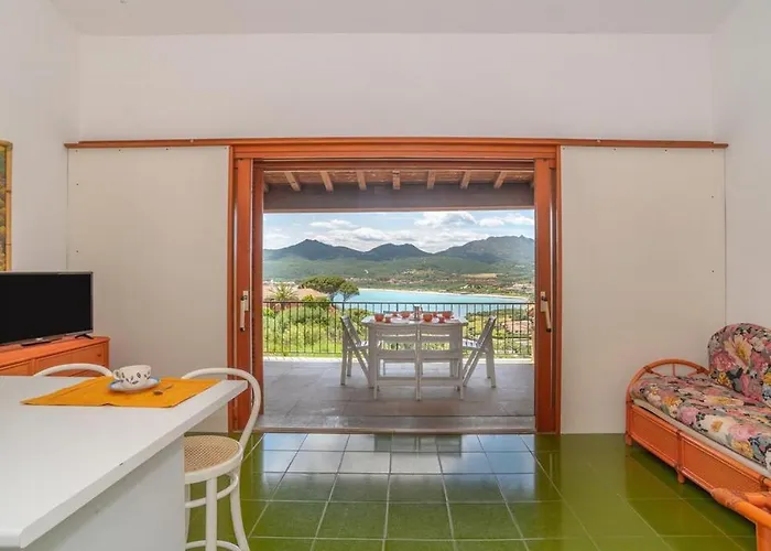 Guesthost - Roomy With Terrace!