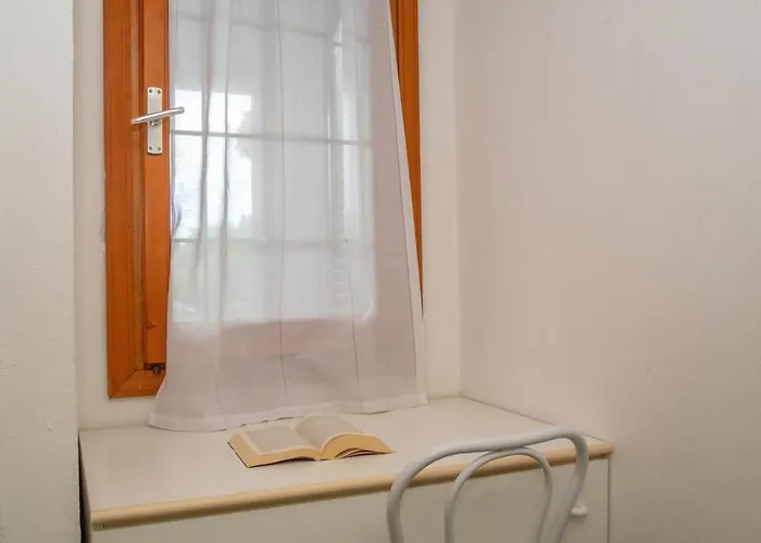 Guesthost - Roomy With Terrace! Apartamento Porto Rotondo